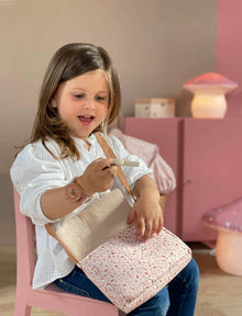 Borsetta con accessori coccinella