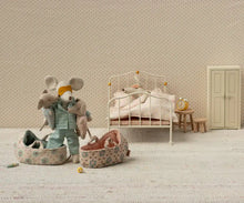 Topolino neonato nella culla - Rosa