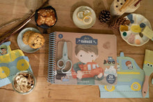 Libro con Forbici - Jim